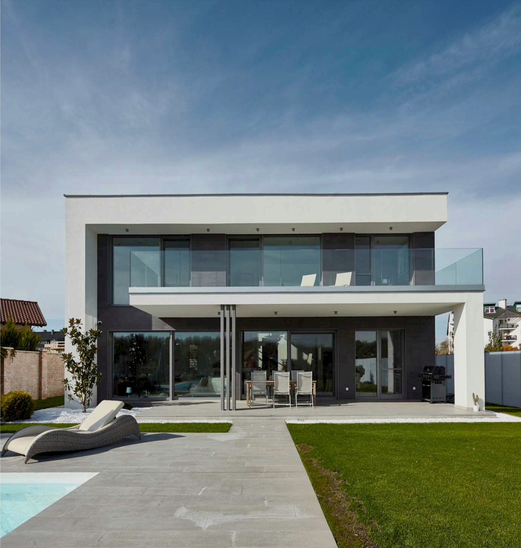 ТРЕНД НА АЛЮМІНІЄВЕ СКЛІННЯ ЗАМІСЬКИХ БУДИНКІВ