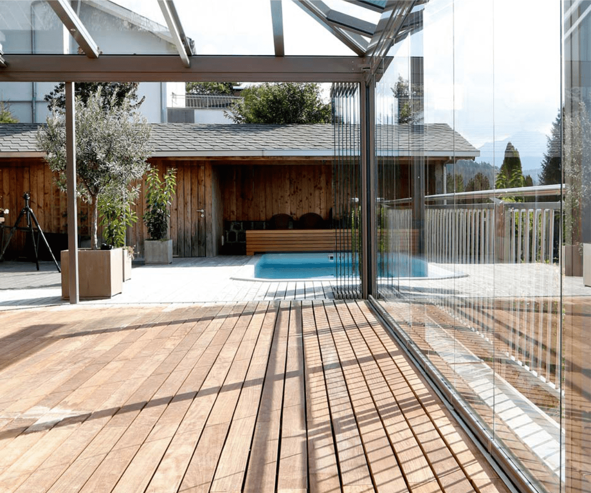 Безрамне скління