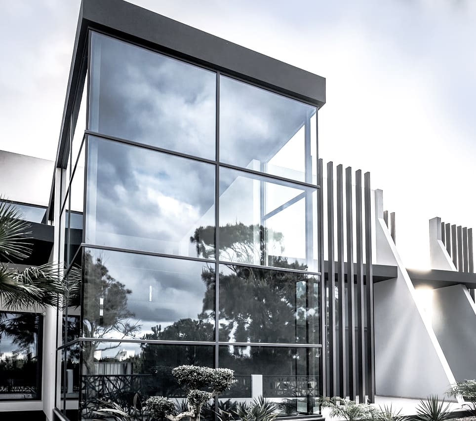 Світлопрозорі фасади та їх роль у забезпеченні енергоефективності