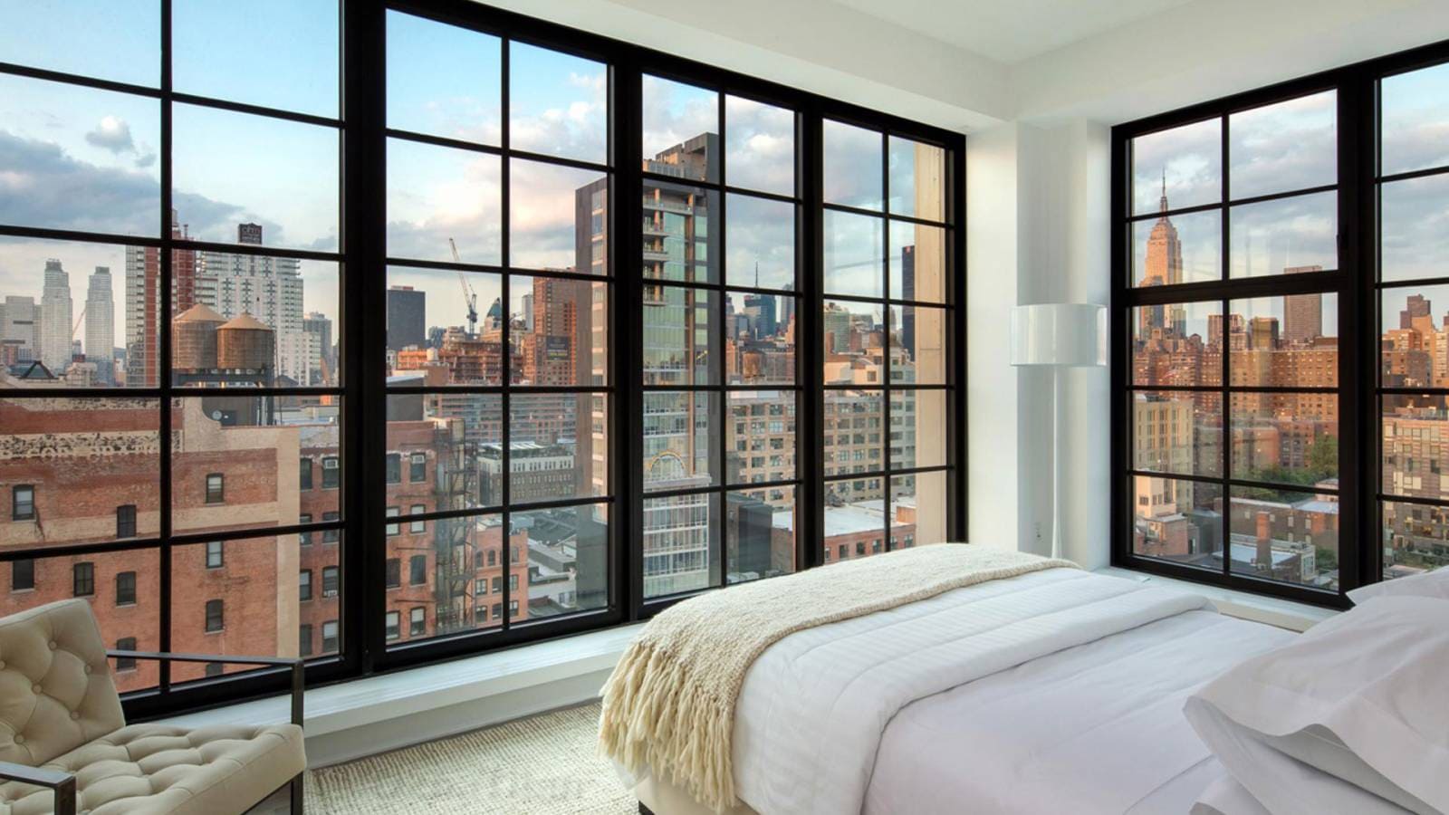 Чим відрізняються алюмінієві вікна від пластикових?